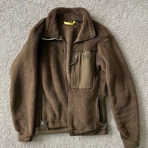 Brown women’s Mountain Hardwear jacket